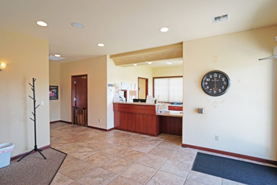 More Photos Of 3907 Creekside Loop, Yakima Office For Lease