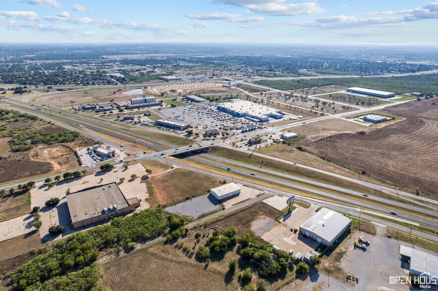 More Photos Of 2912 Central Fwy, Wichita Falls Land For Sale