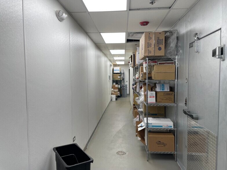 More Photos Of 121 Main St, Oswego Restaurant For Lease