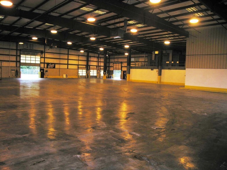 More Photos Of 360 Monroe Hwy, Lancaster Warehouse For Lease