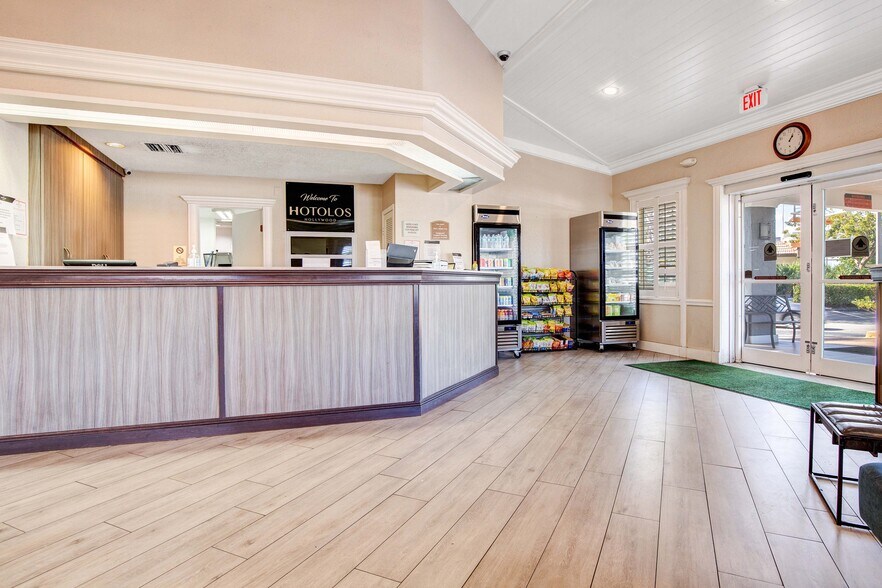 More Photos Of 2520 Stirling Rd, Hollywood Hotel For Sale