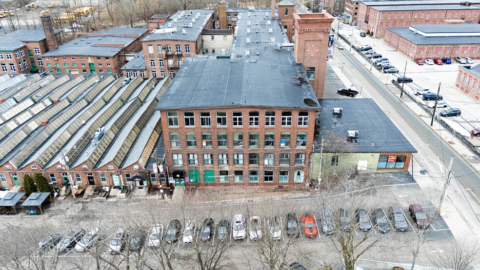 More Photos Of 560 Mineral Spring Ave, Pawtucket Warehouse For Lease