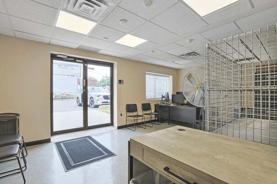 More Photos Of 1 Lawton St, Yonkers Manufacturing For Sale