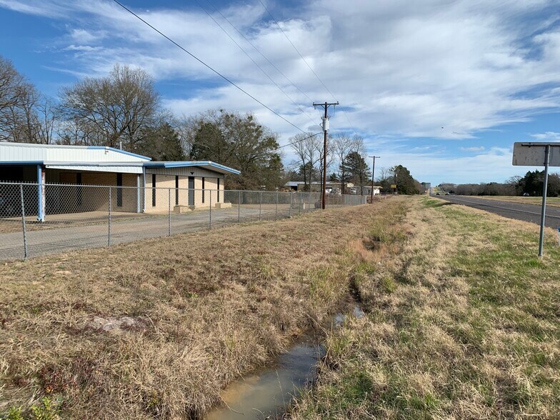 More Photos Of 6887 State Highway 31 E, Murchison Warehouse For Sale