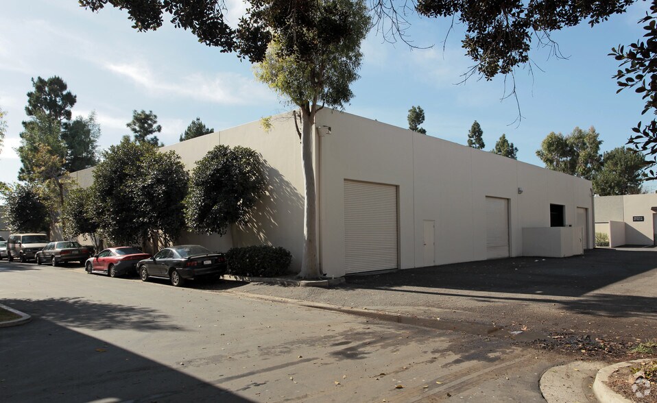 More Photos Of 13825 Bentley Pl, Cerritos Manufacturing For Lease