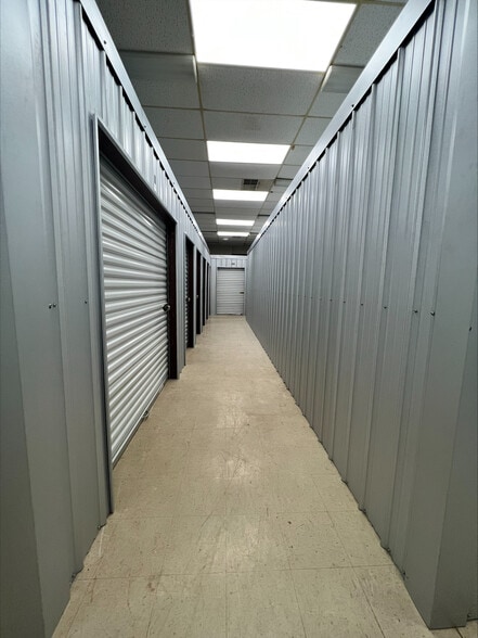 More Photos Of 3407 E Broad St, Texarkana Self Storage For Sale