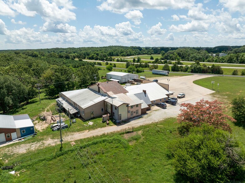 More Photos Of 6839 Outer Rd, Mountain Grove Supermarket For Sale