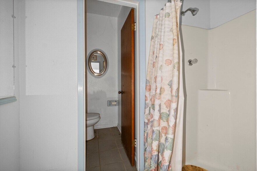 More Photos Of 6738 US Highway 190 E, Livingston Convenience Store For Sale