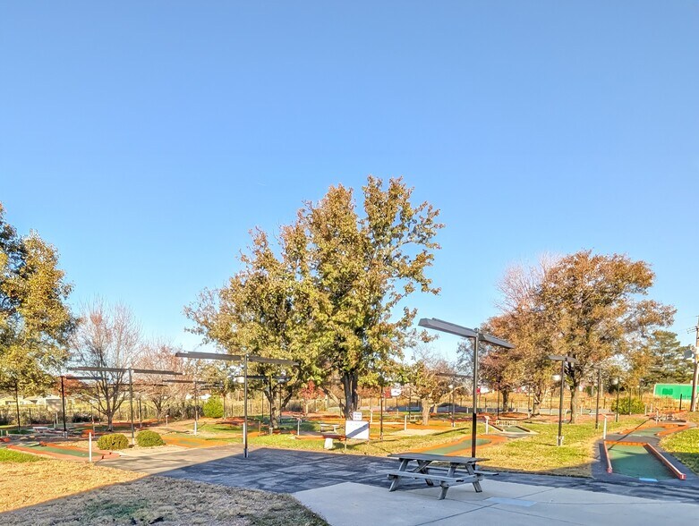 More Photos Of 1004 E 12th Ave, Emporia Storefront For Sale