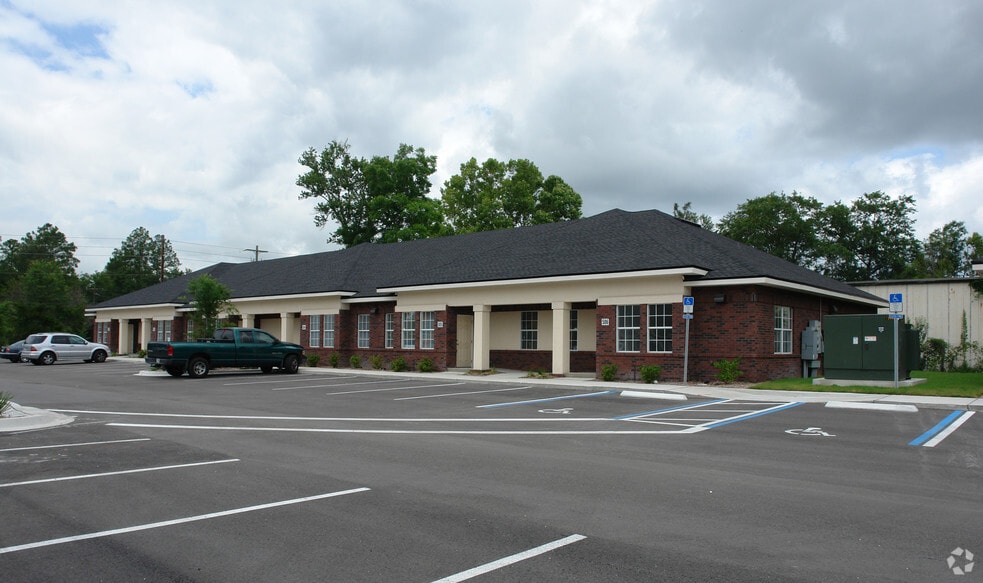 More Photos Of 13453 N Main St, Jacksonville Medical For Lease