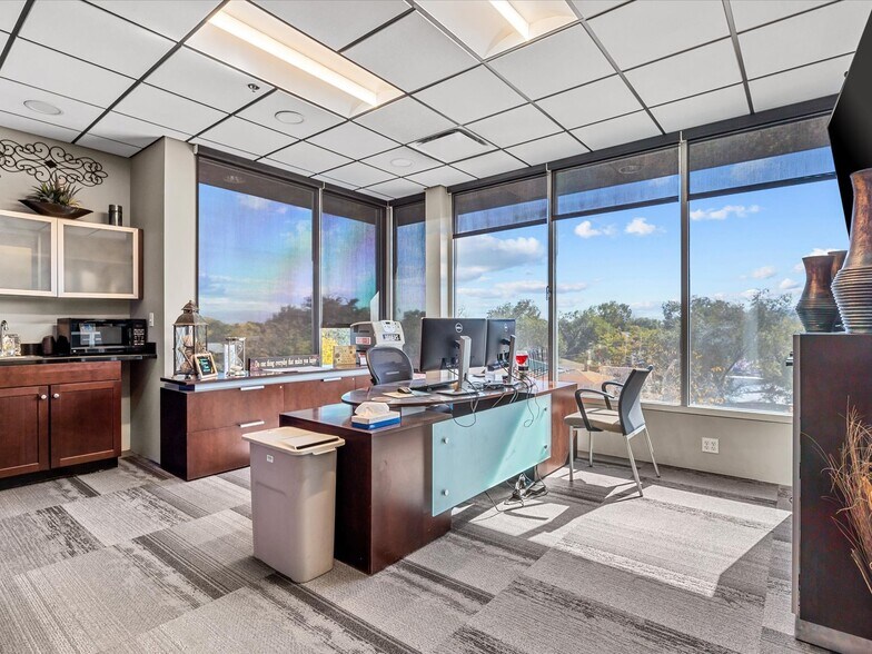 More Photos Of 700 Belford Ave, Grand Junction Loft Creative Space For Sale