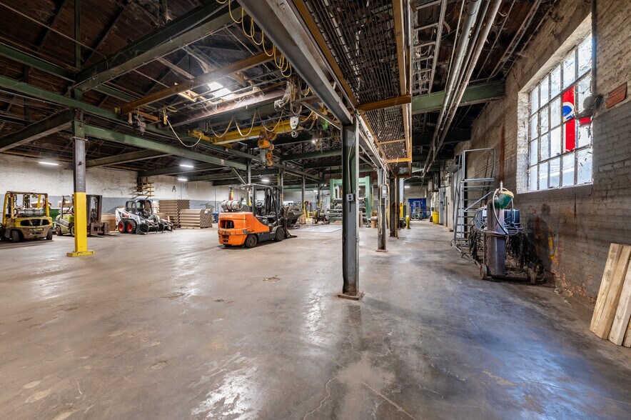 More Photos Of 164 Eyster Rd, Halltown Manufacturing For Lease