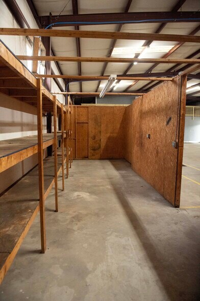 More Photos Of 4134 US 441, Lake City Light Manufacturing For Lease