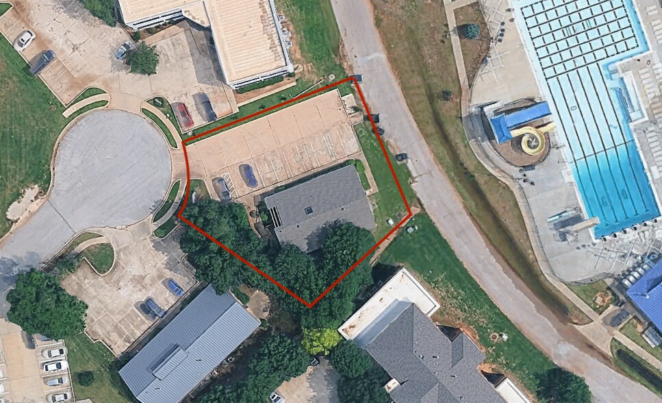 More Photos Of 2400 Tee Cir, Norman Medical For Lease