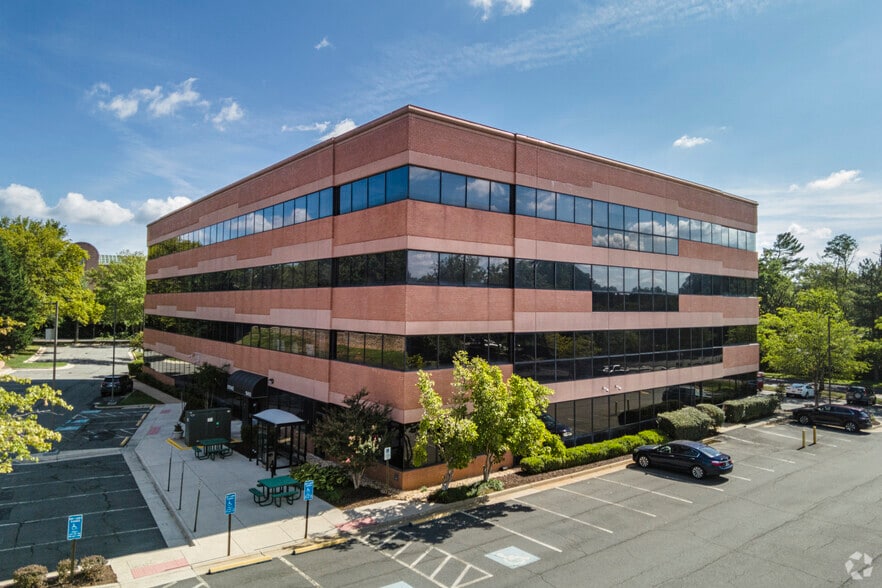 More Photos Of 10455 White Granite Dr, Oakton Office For Lease