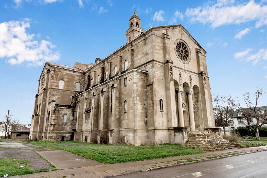 More Photos Of 575 Humboldt Pky, Buffalo Religious Facility For Sale