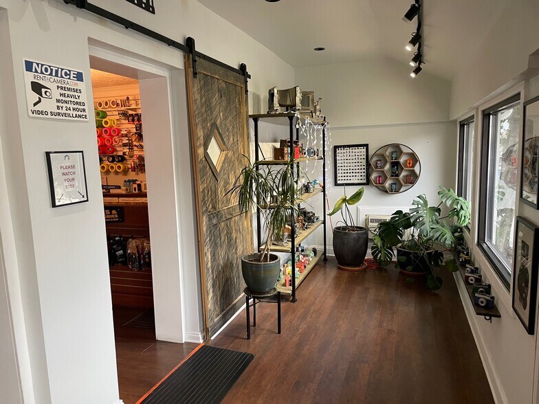 More Photos Of 2605 Westwood Dr, Nashville Showroom For Lease
