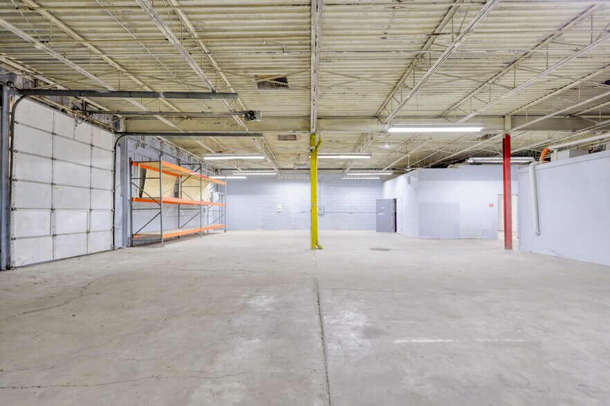 More Photos Of 14257 Tireman Ave, Dearborn Warehouse For Sale