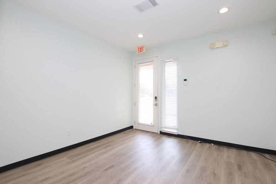 More Photos Of 1508 Dessau Ridge Ln, Austin Medical For Sale