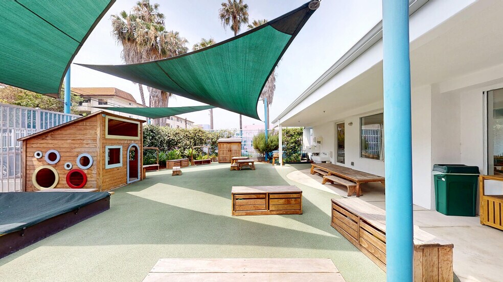 More Photos Of 6926 Melrose Ave, Los Angeles Loft Creative Space For Sale