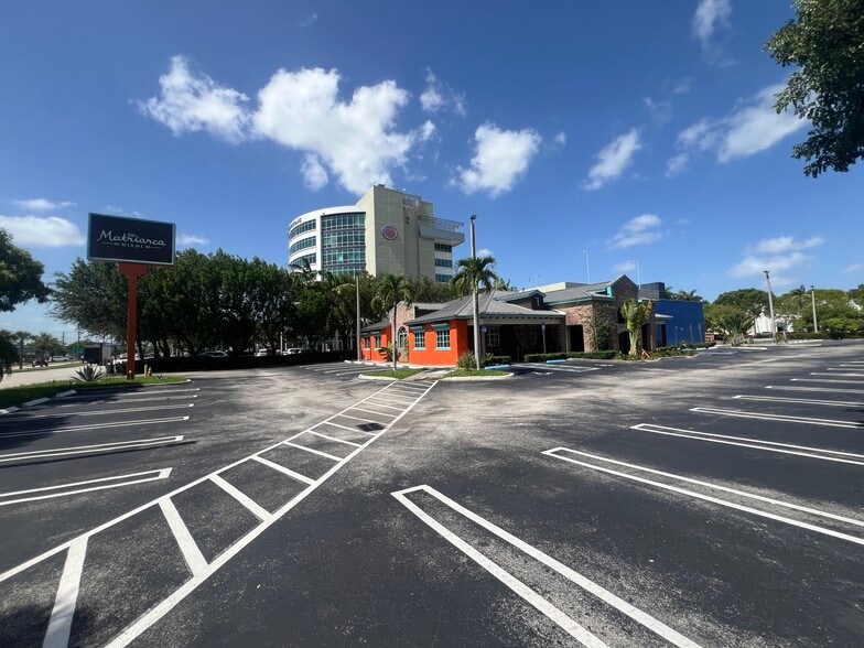 More Photos Of 2255 NW 87th Ave, Miami Restaurant For Lease