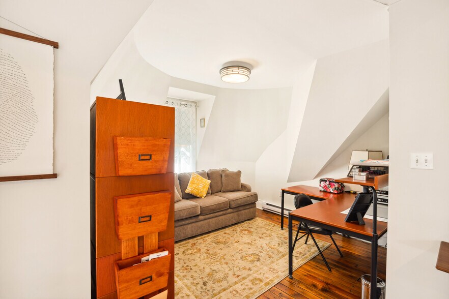 More Photos Of 301 Meyers Ave, Meyersdale Hotel For Sale