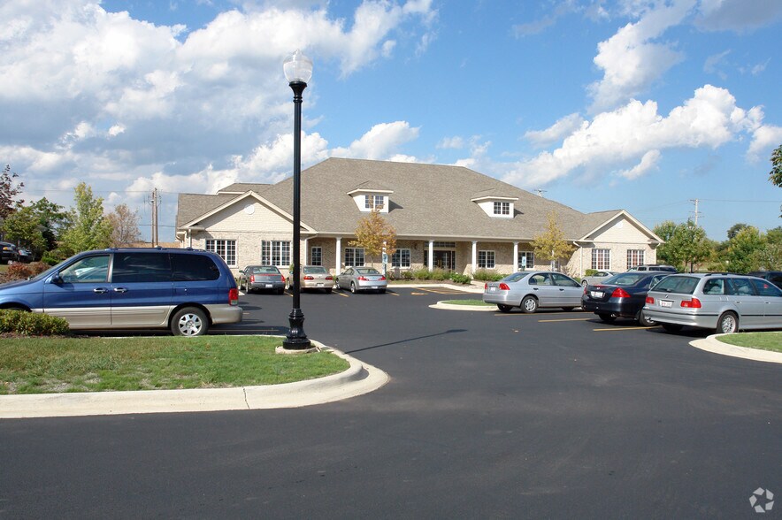 More Photos Of 3 Executive Ct, South Barrington Medical For Lease
