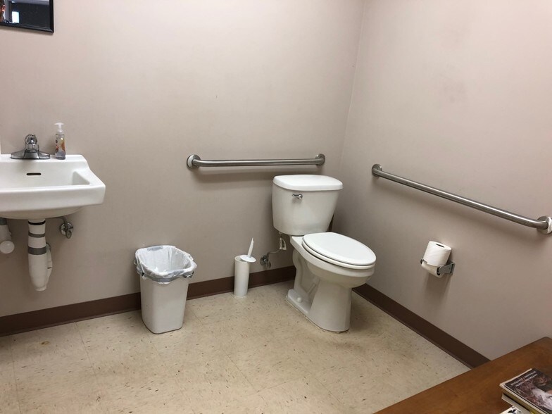 3085 Wetumpka Hwy, Montgomery, AL 36110 Auto Dealership For Sale