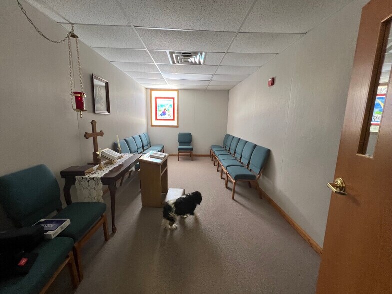 More Photos Of 212 S Sherman St, Leslie Religious Facility For Sale