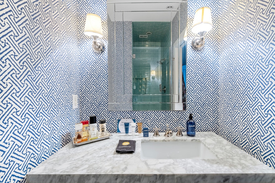 More Photos Of 21 Broad St, Charleston Storefront Retail Residential For Sale