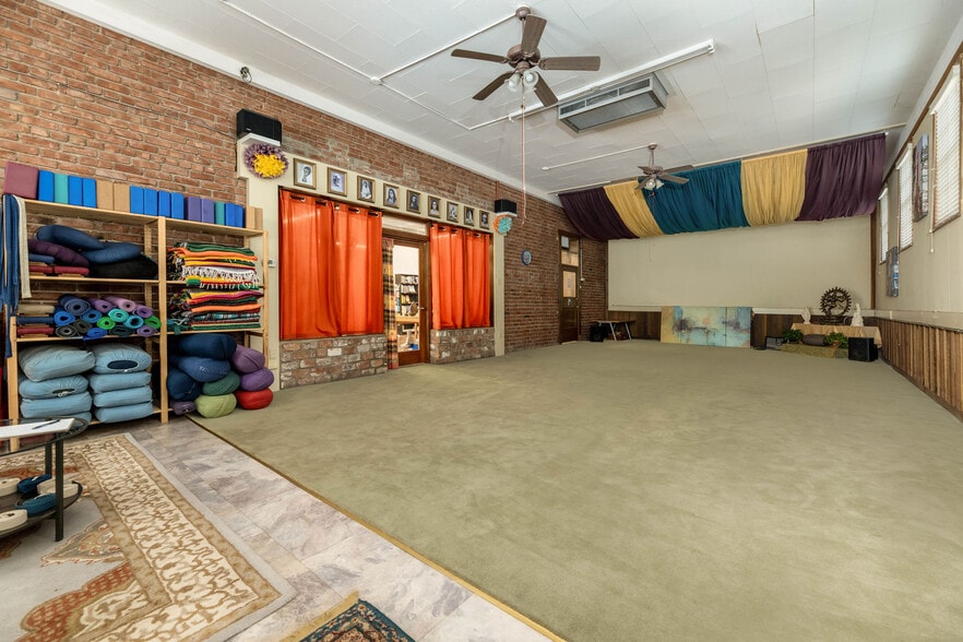 More Photos Of 200 Commercial St, Nevada City Freestanding For Sale