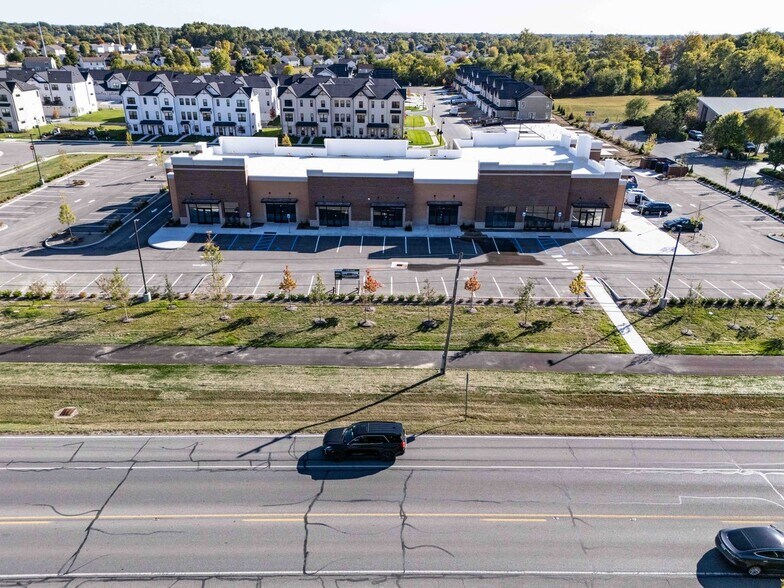 More Photos Of 17576 Alba Ln, Westfield Storefront For Lease