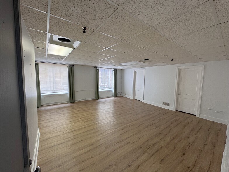 More Photos Of 117 Bradford St NW, Gainesville Office For Lease