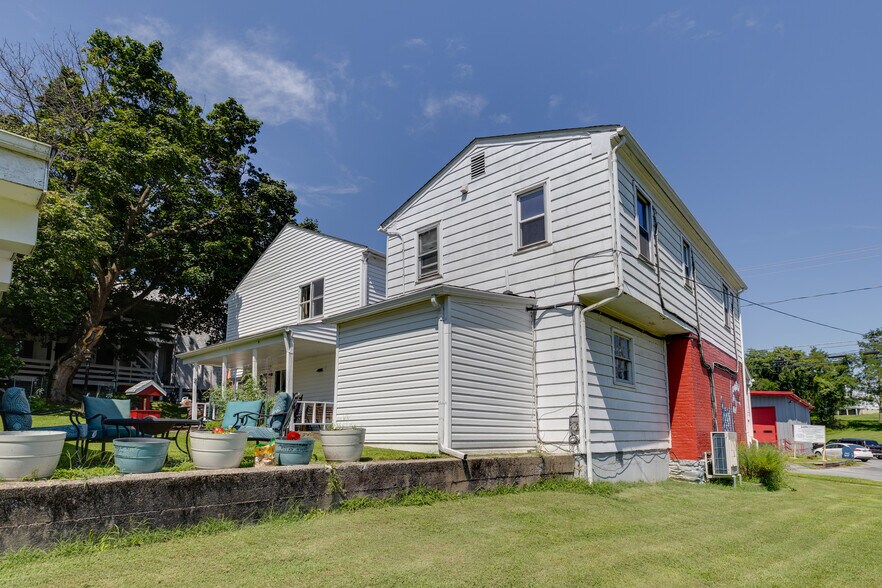 More Photos Of 1053 Washington St, Harpers Ferry Hospitality For Sale
