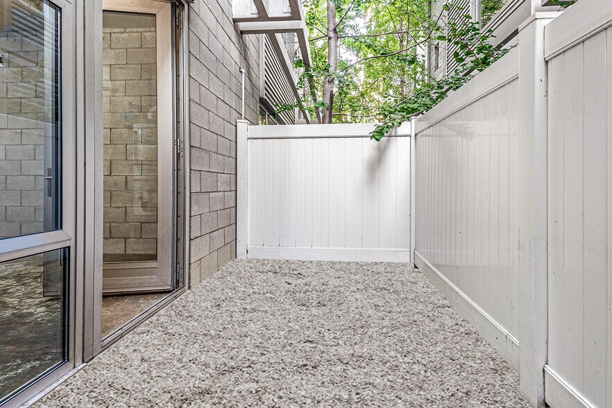 More Photos Of 3450 Cahuenga Blvd W, Los Angeles Office Residential For Lease