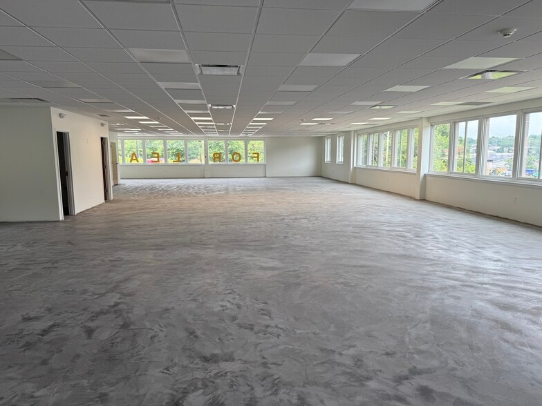More Photos Of 1665 Washington Rd, Pittsburgh General Retail For Lease