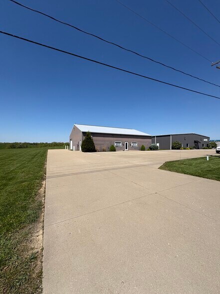 More Photos Of 66850 Executive Dr, Saint Clairsville Warehouse For Lease