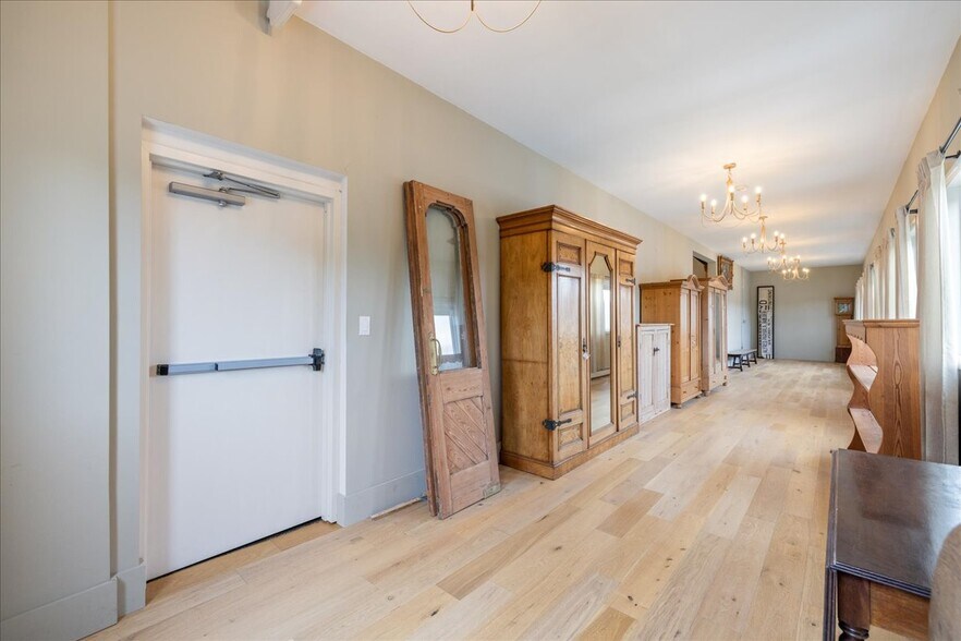 More Photos Of 80 Gravel Pike, Red Hill Office For Lease