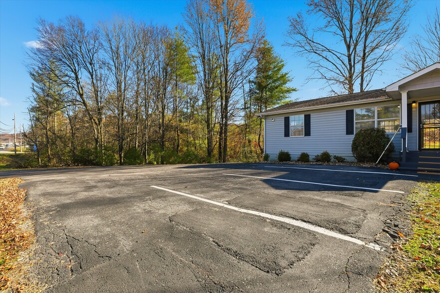 More Photos Of 7713 Oak Ridge Hwy, Knoxville Office For Sale