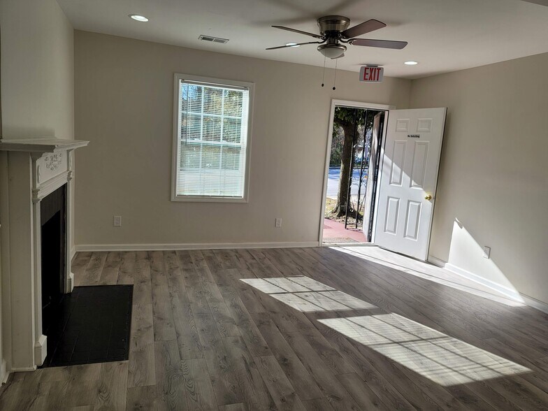 Primary Photo Of 1337 Cleveland Ave, Atlanta Loft Creative Space For Lease