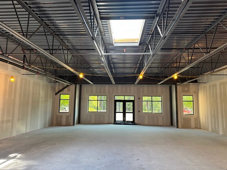 More Photos Of 42 Industrial Park Rd, Saco Office For Lease
