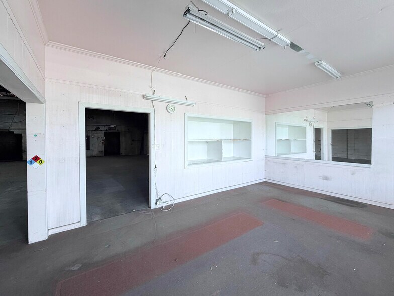 More Photos Of 1100 El Camino Real, Redwood City Storefront For Sale