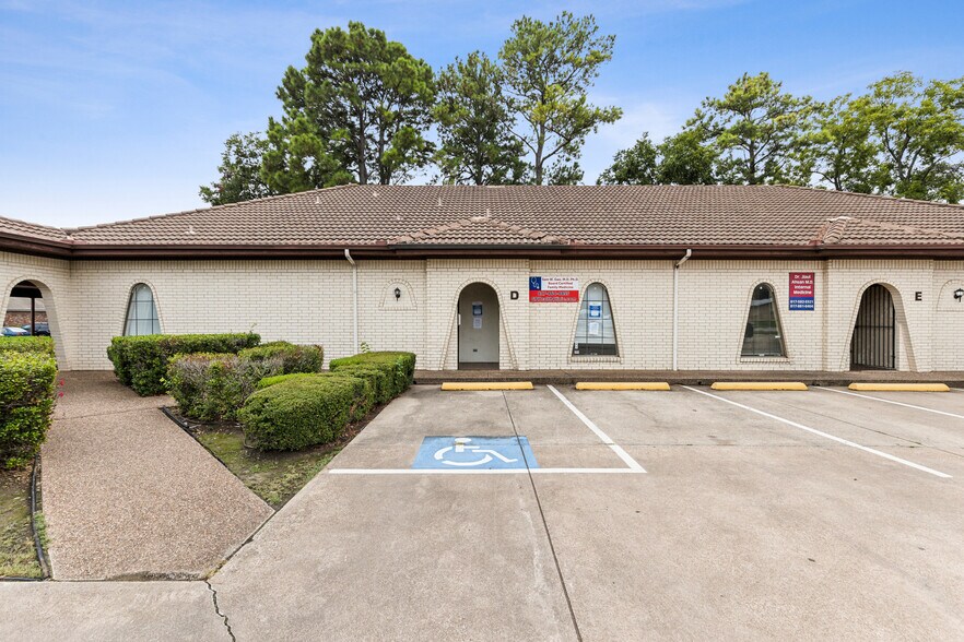 More Photos Of 912 Wright St, Arlington Medical For Sale