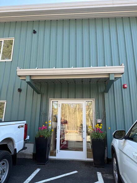 More Photos Of 274 South St, Walpole Service For Lease