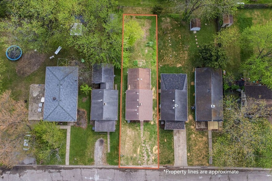 More Photos Of 2550 Broadway St, New Albany Apartments For Sale