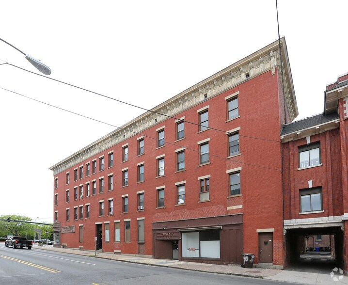 More Photos Of 460-470 Main St, Middletown Apartments For Lease