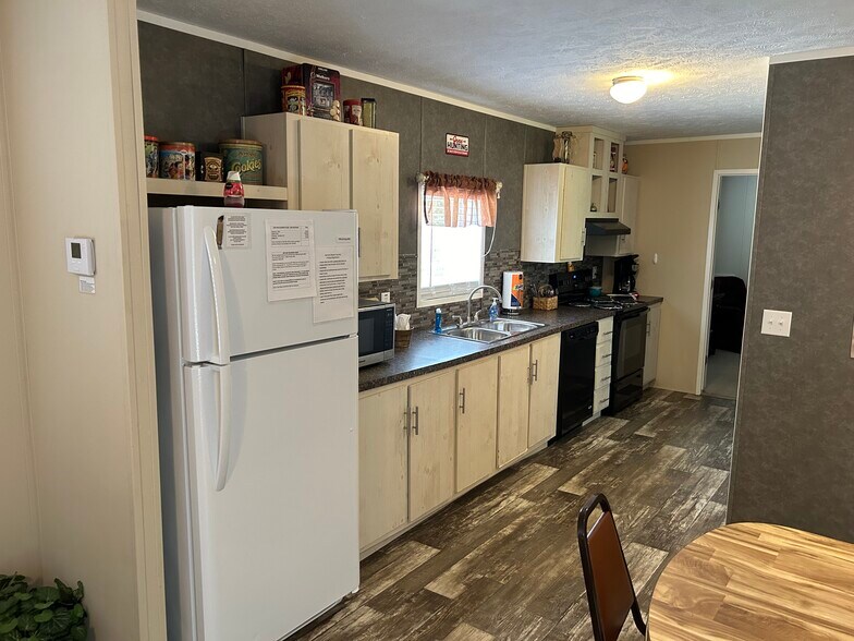 More Photos Of 141 County Road 851, Elizabeth Hotel For Sale