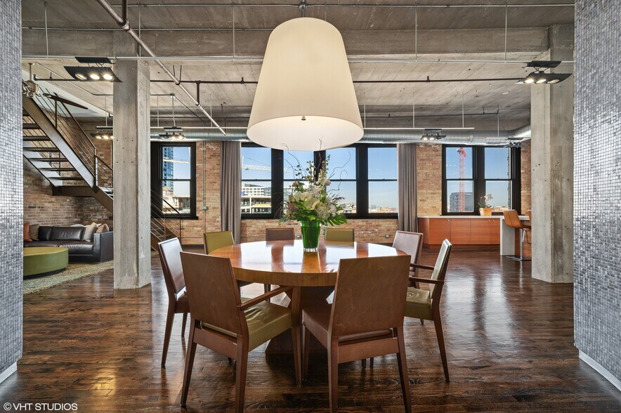More Photos Of 1327 W Washington Blvd, Chicago Loft Creative Space For Lease