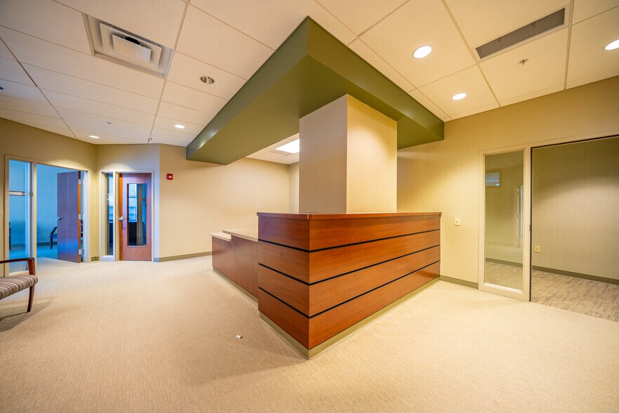 More Photos Of 170 Taylor Station Rd, Columbus Medical For Lease