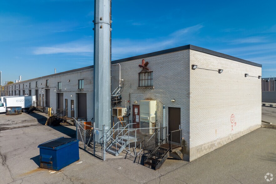 More Photos Of 135 Ormont Dr, Toronto Manufacturing For Lease